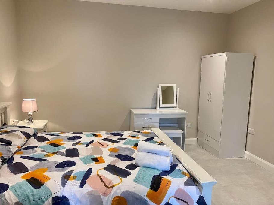 Erne Getaway No.8 Brand New 1 Bed Apartment Enniskillen Exterior photo