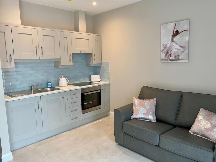 Erne Getaway No.8 Brand New 1 Bed Apartment Enniskillen Exterior photo