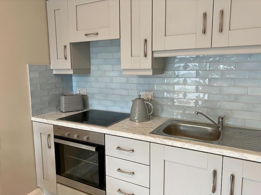 Erne Getaway No.8 Brand New 1 Bed Apartment Enniskillen Exterior photo